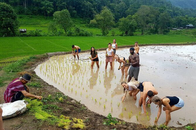 1 Day Trekking in Chiang Mai - What to pack for a day that mixes cave + wet weather potential