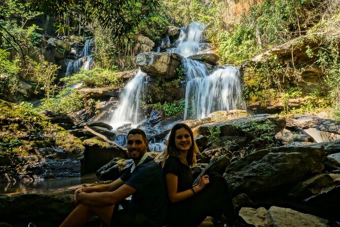 2 Days Hiking Tour in Chiang Mai - Entering the Chiang Mai jungle: the rhythm of a two-day hike