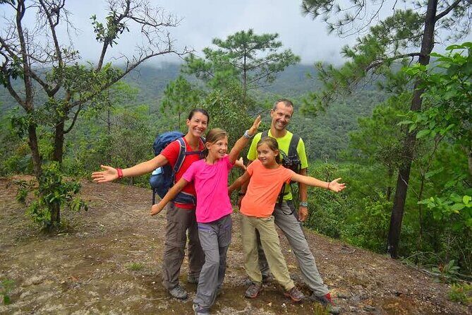 2 Days Hiking Tour in Chiang Mai - Getting picked up and timing the local market stop