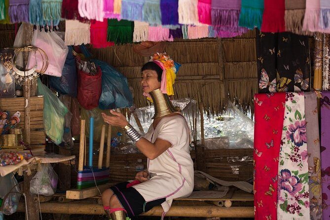 3D2NTrek Adventure at Chiang Mai Mea Wang Including Overnight at Karen Hilltribe - Elephants Up Close: Feeding, Playing, and Bathing (What This Includes)