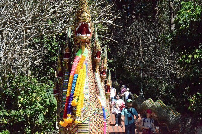 4 days Package Northern Charms. - Day 1: Wat Phra That Doi Suthep and Bua Thong Waterfalls