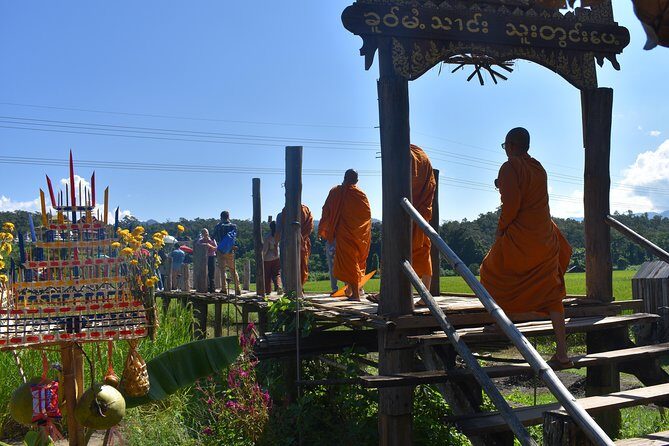 A stunning 11 Day Tuk Tuk Adventure in Northern Thailand - with driver - Day 5–6: Mae Sariang near the Myanmar border and the Mae Hong Son mountain temples