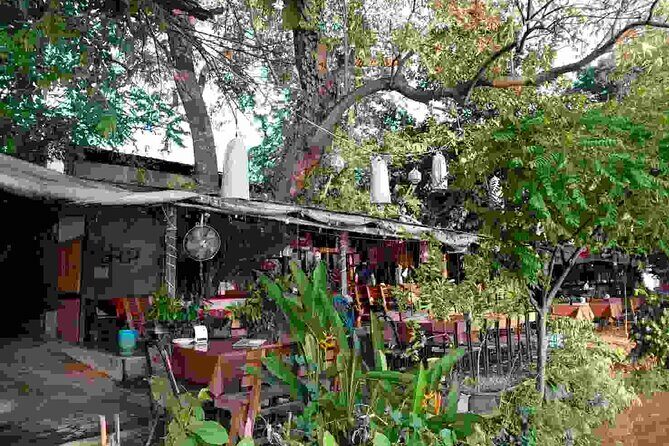 Authentic Chiang Mai 4-Hour Bicycle Tour with Northern Food - Market food: how the Northern-focused tastings work