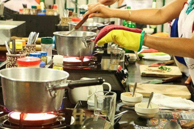 Baan Hongnual: Authentic Thai Cooking & Market Experience - Market Shopping First: Choosing Thai Ingredients before You Cook