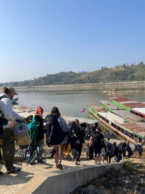 Chiang Mai : 3-Days Slow Boat Trip to Luang Prabang, Loas - Day 2: Public Slow Boat to Pakbeng and Where to Sleep That Night