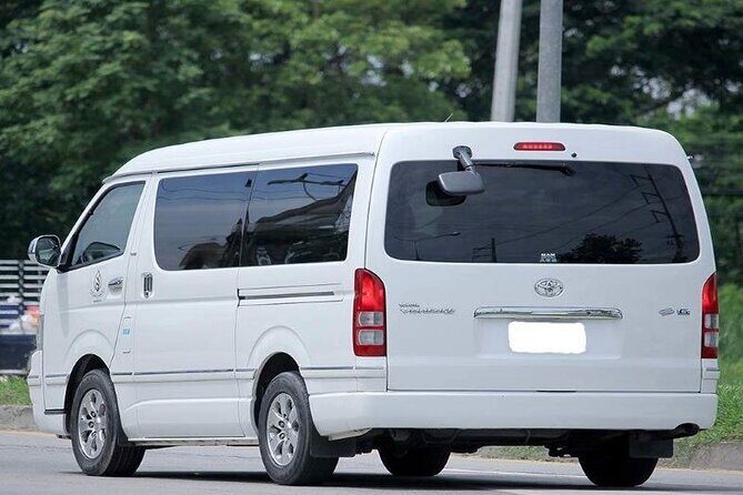 Chiang mai Airport to Chiang Mai Town Private Transportation - What the Night Bazaar drop-off means for your first evening