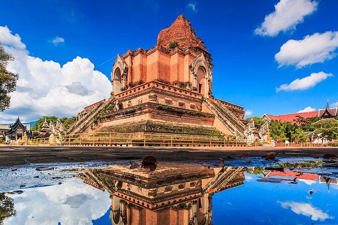 Chiang Mai Best City Tour with Doi Suthep & Iconic Temples - Stop 3: Wat Pha Lat and the calmer, steeper side quest