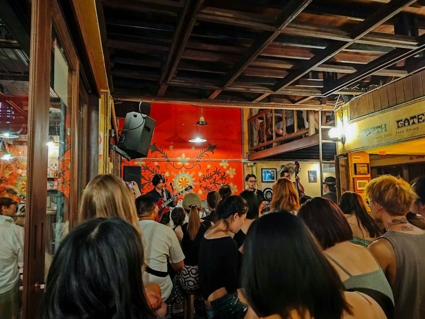 Chiang Mai: Chiang Mai Bar Hopping Guided Night Tour - Ton Goom River Front: alfresco drinks and a slower pace