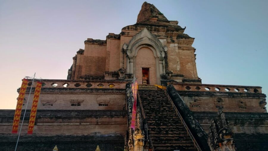 Chiang Mai: Chiang Mai Old City Twilight Walking Tour - Why this twilight walk works in Chiang Mai