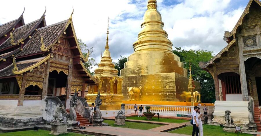 Chiang Mai: Chiang Mai Old City Twilight Walking Tour - Meet at Wat Phra Singh: your starting point and what it sets up