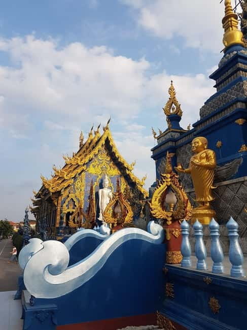 Chiang Mai: Chiang Rai Temples and Long-Neck Karen Village - Transportation and timing: where the day feels easy (or rushed)