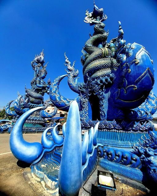 Chiang Mai: Chiang Rai Temples & Black House Discovery Tour - Lunch and the Van: The Parts You’ll Actually Feel