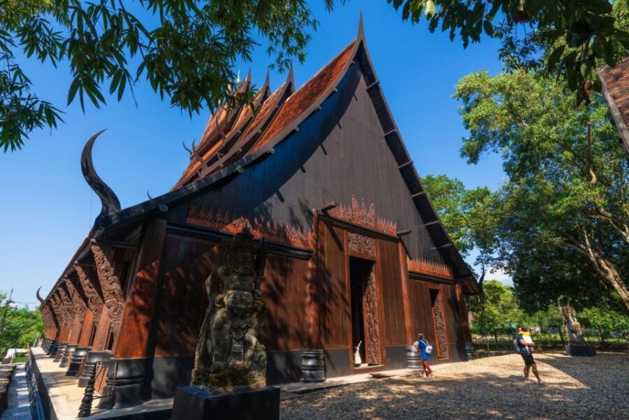 Chiang Mai: Chiang Rai Temples & Black House Discovery Tour - Guide Quality: The Difference Between Facts and Meaning