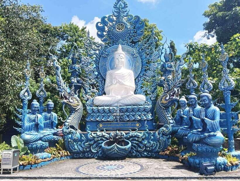Chiang Mai: Chiang Rai Temples Day Trip with Lalita Cafe - The big idea: a straight, guided hit of Chiang Rai highlights