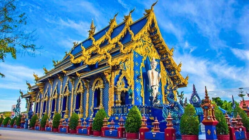 Chiang Mai: Chiang Rai Temples, Golden Triangle & Boat Tour - Long Neck Karen Village: Choose Option A or B Without Regret