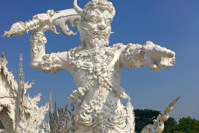 Chiang Mai-Chiang Rai:White+Black+Blue Temple+Golden Triangle+Boat Trip - Wat Rong Khun White Temple: the mirrored glow and crowd control