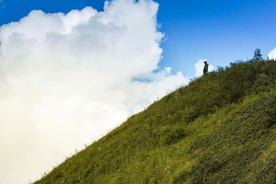 Chiang Mai: Doi Inthanon National Park, Waterfall & Lunch - Waterfalls at Wachirathan: misty photos and a cool-weather break