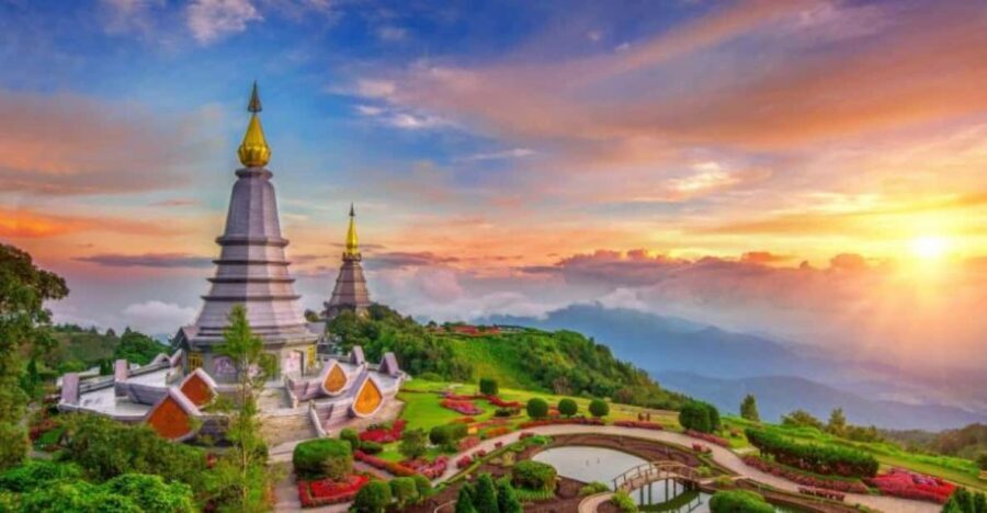 Chiang Mai: Doi Inthanon Park and Pha Dok Siew Hike Day Trip - The Twin Pagodas of Honor King Bhumibal and Queen Sirikit