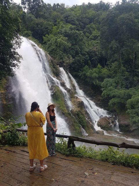 Chiang Mai: Doi Inthanon Park Day Trip with Kiw Mae Pan Hike - Vachiratharn Waterfall: rushing water and photo-ready moments