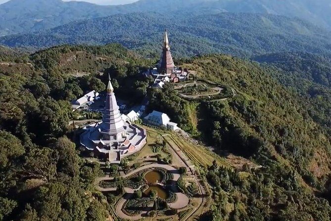 CHIANG MAI: Doi Inthanon-Trekking Pha Dok Seaw-Waterfall-Lunch - Doi Inthanon: the Twin Pagodas, the market stop, and what the day is really about
