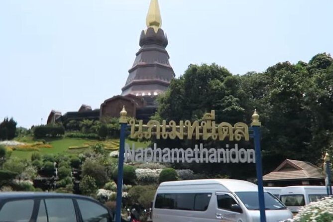 CHIANG MAI: Doi Inthanon-Trekking Pha Dok Seaw-Waterfall-Lunch - Trekking to the waterfall: jungle walking, provided sticks, and pacing matters