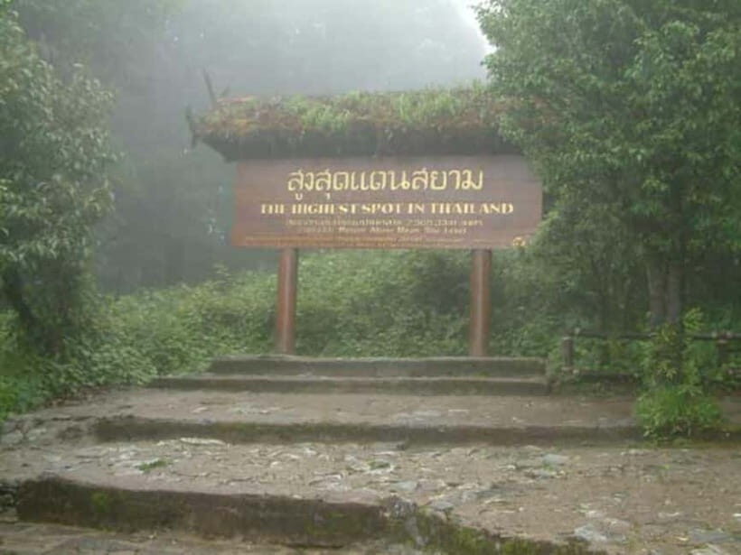 Chiang Mai: Doi Inthanon Trip with Pha Dok Siew Guided Trek - Grand Pagoda Nabhapolbhumisiri: the pagoda stop that needs the right clothes