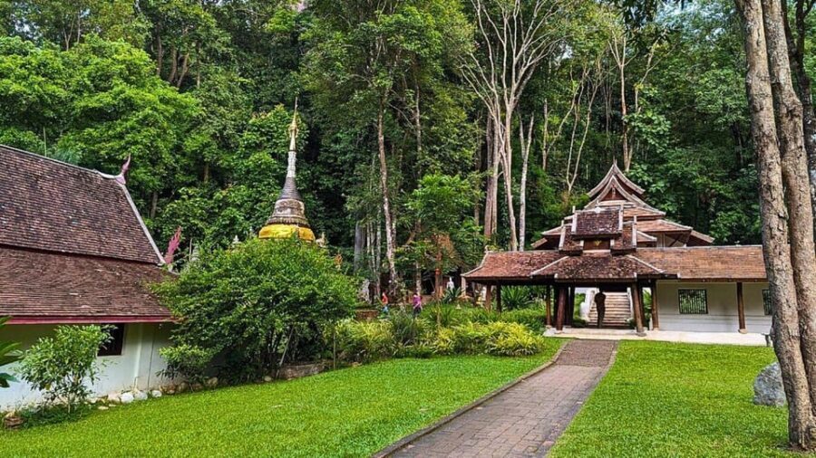 Chiang Mai: Doi Suthep and Wat Pha Lat Temple Evening Tour - Should you book this Chiang Mai Doi Suthep and Wat Pha Lat evening tour?