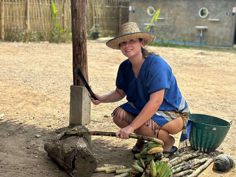 Chiang Mai: Elephant Sanctuary, Long Neck & Sticky Waterfall - Buatong Sticky Waterfall: climbing limestone and actually enjoying the slippery part