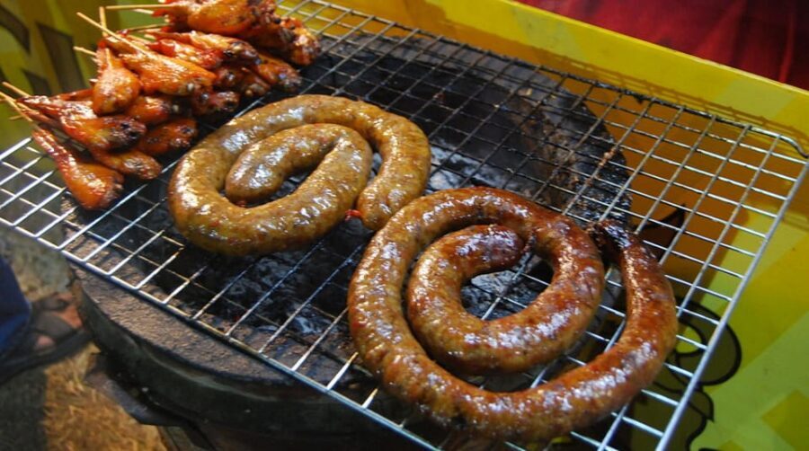 Chiang Mai: Evening Foodie Tour - Stewed pork leg and bua loi: the two must-tries