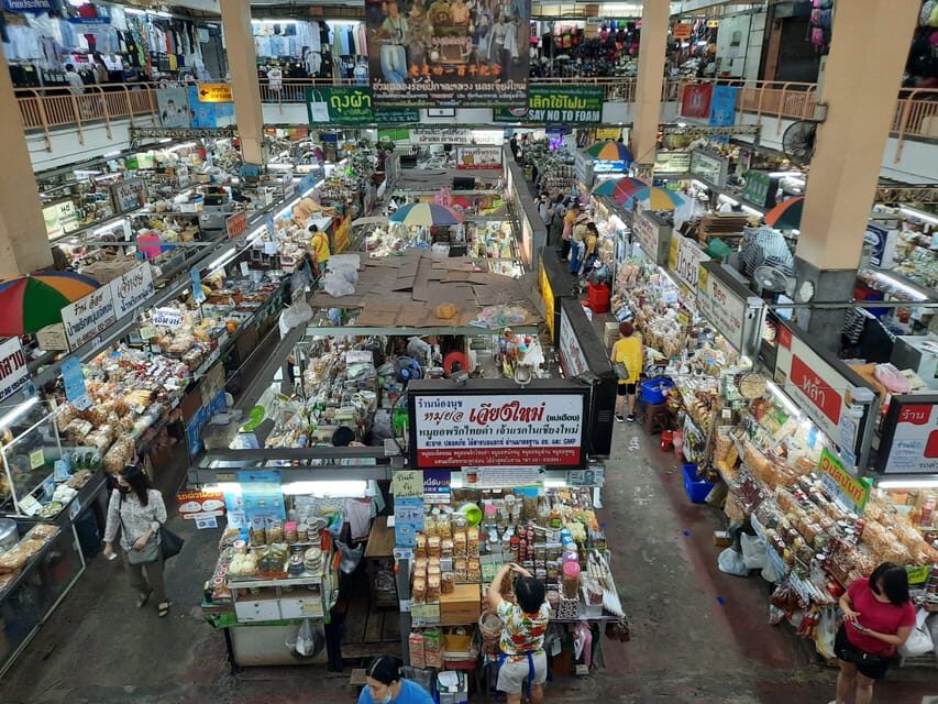 Chiang Mai: Evening Foodie Tour - The tuk tuk ride after dark: seeing the old city in motion