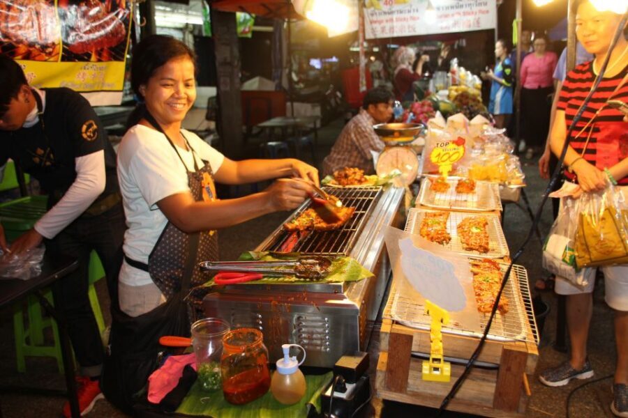 Chiang Mai: Evening Local Street Food Market Tour - Key highlights worth caring about
