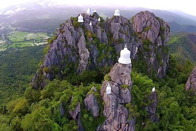 Chiang Mai Exotic Excursion Unseen Miracle of Faith To Pupadang Lampang Temple - Stop 1: Wat Chaloem Phra Kiat and the Buddha Footprint Stone