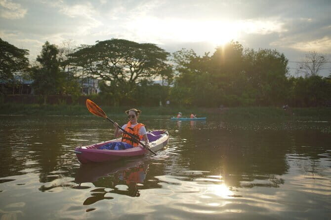 Chiang Mai: Explore Kayaking Through Mae Ping River on Sunset - Getting picked up at 17:00–17:30 and reaching the port