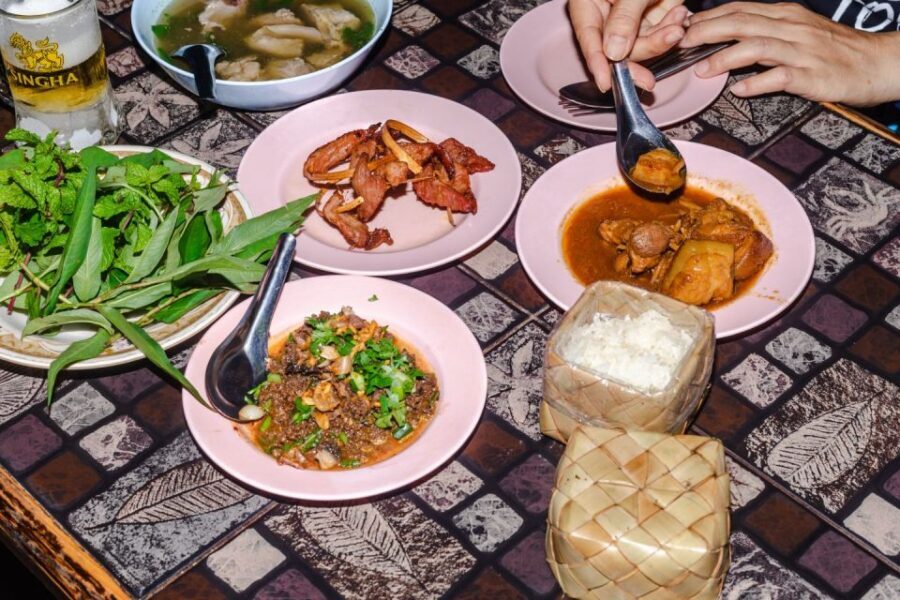 Chiang Mai: Food Tour by Songtheaw Truck with 15+ Tastings - Stop structure: Multiple local restaurants plus a market finale
