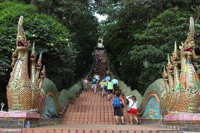 Chiang Mai: Guided City & Temple Discovery with Hotel Pickup - Stop 4: Wat Chedi Luang and the three-temple story in the old center