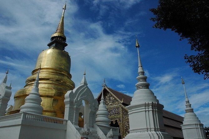 Chiang Mai: Guided City & Temple Discovery with Hotel Pickup - What entrance fees included means for your actual spending