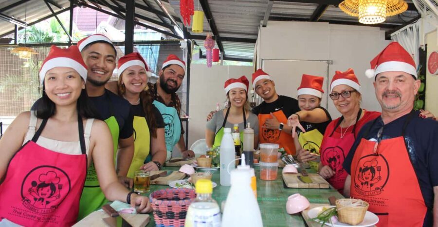 Chiang Mai: Half Day Morning Cooking Class with Market Tour - Morning Pickup and Kad Kom Market Ingredient Hunting