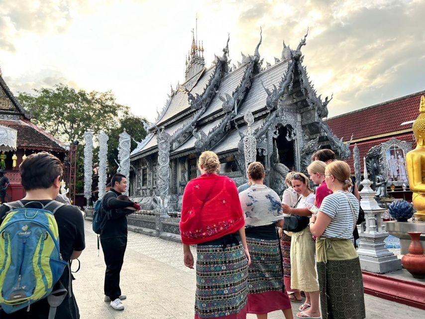 Chiang Mai: Half-Day Old Town Cycling Tour - Old Town Streets and Temple Quiet Time