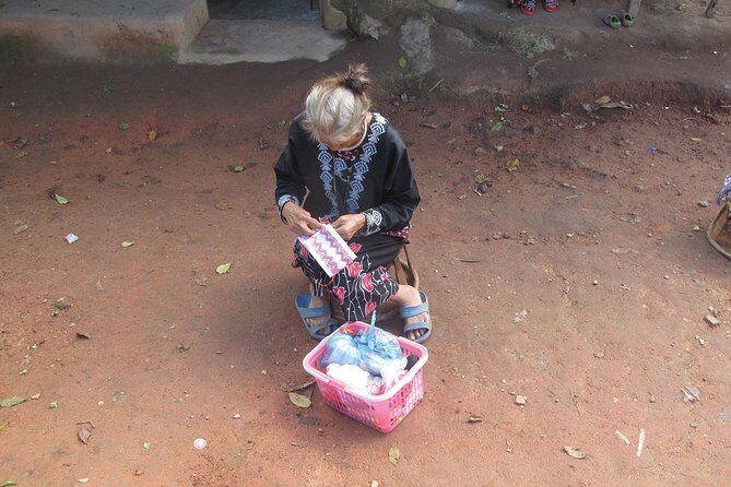 Chiang Mai : Hill Tribe Ways & Evening Chanting at Doi Suthep Temple Small Group - Coffee Break, Open-Air Truck, and Transport Tips