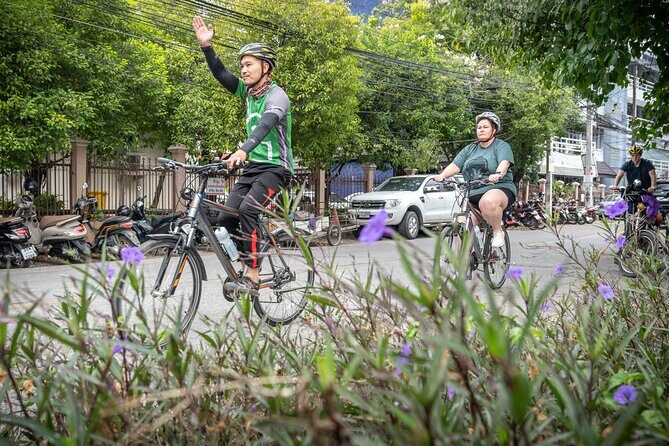 Chiang Mai: Historic Old City Bike Tour - Morning or Night - Three Kings Monument: the story behind the square