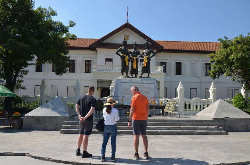 Chiang Mai: Historic Temples and City Guided Walking Tour - Who should book this tour (and who should skip it)