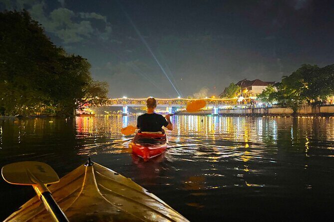 Chiang Mai: Kayak Under the Stars – 6 km to the Heart of the City - City lights on water: the part most people came for