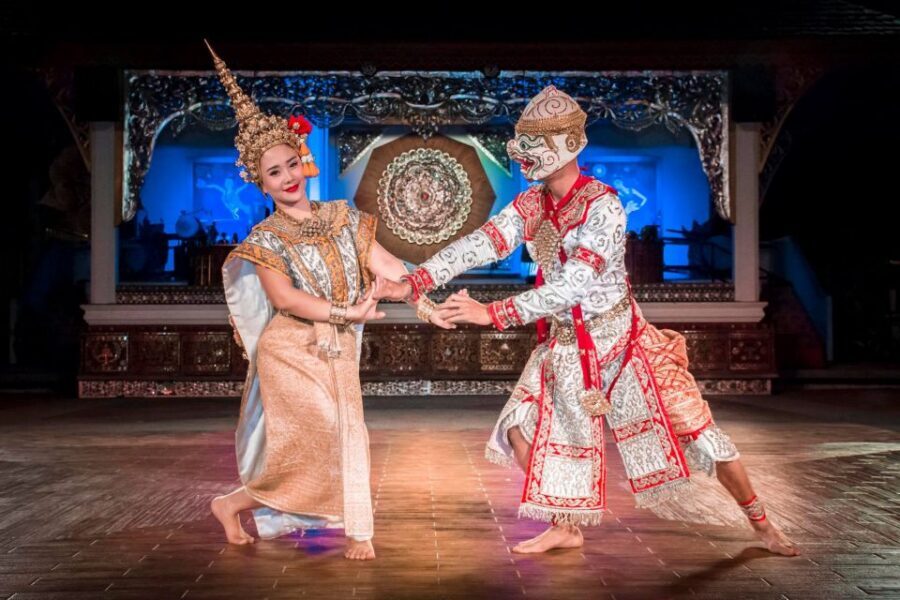 Chiang Mai: Khan Toke Traditional Meal & Dancing Performance - Sitting on Floor Mats at a Bamboo Table: The Real-Deal Dining Setup