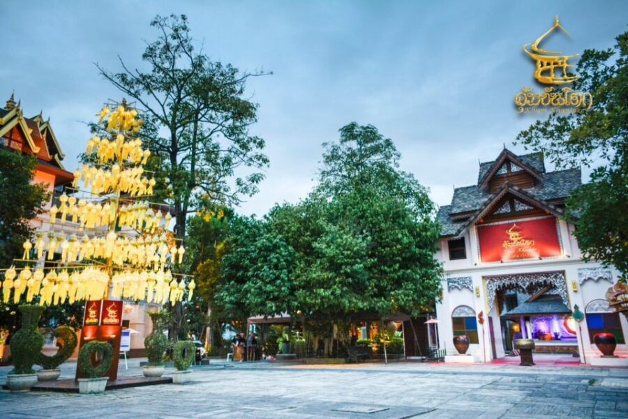 Chiang Mai: Khum Khantoke Northern Thai Cuisine and Show - The show: costumes, Lanna dance, and a low-sitting view