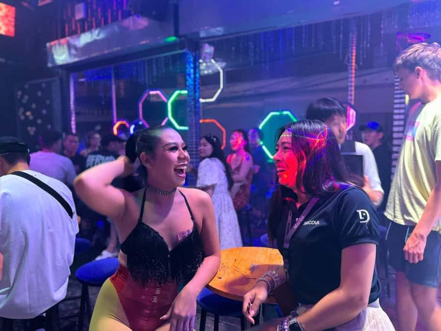 Chiang Mai: Ladyboy Cabaret Show with Dinner and Drinks - The Night Market Stop: Food You Can Actually Order