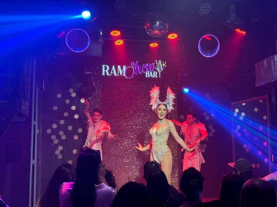 Chiang Mai: Ladyboy Cabaret Show with Dinner and Drinks - Drinks at the Bar: Included, So You Don’t Have to Negotiate