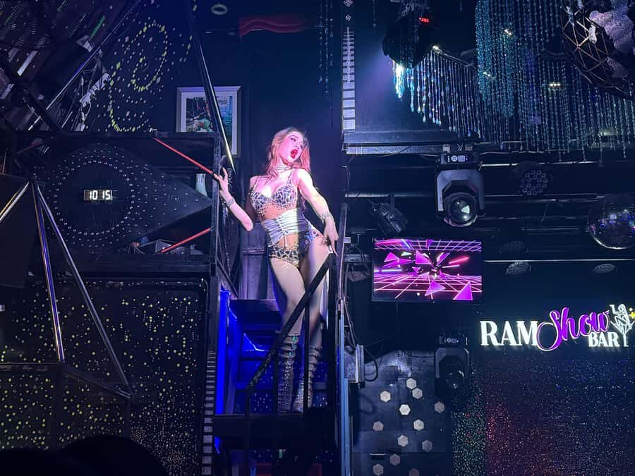 Chiang Mai: Ladyboy Cabaret Show with Dinner and Drinks - The Cabaret Show: Performance Plus Personal Stories