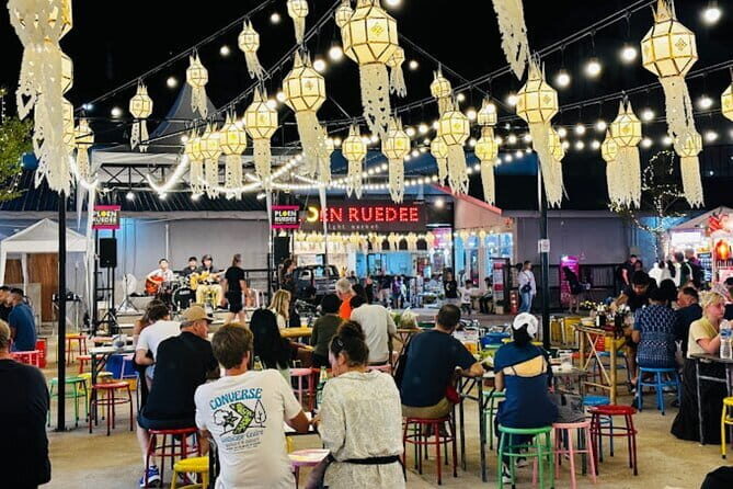 Chiang Mai: Ladyboy Cabaret – Stories, Dinner and Sparkle - Stop 1: Chiang Mai Night Bazaar dinner with community stories