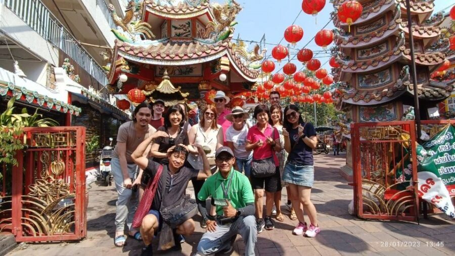 Chiang Mai: Local Food and Markets Guided Walking Tour - Ton Lamyai Flower Market: a colorful break from just eating
