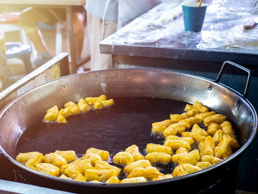 Chiang Mai: Local Food and Markets Guided Walking Tour - Go Neng and Pa Thong Ko: snack shapes and big local love